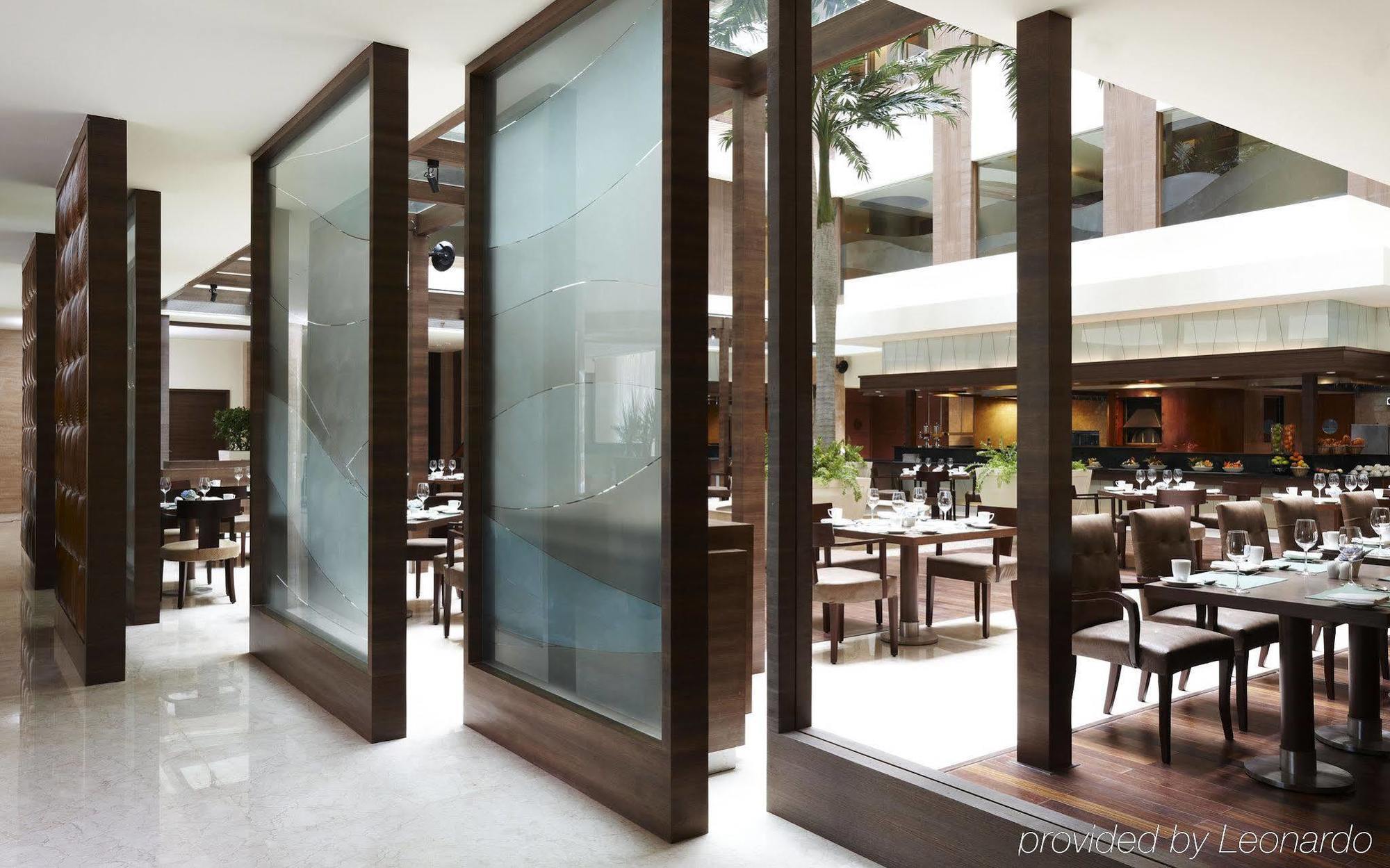 Vivanta Goa, Панаджи Ресторант снимка